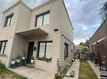 Casa · 150m² · 4 Ambientes · 2 Cocheras · Casa en Venta - Condominio Haras Facundo
