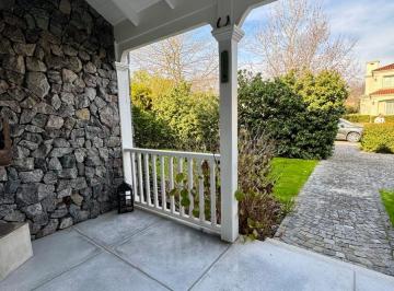 Casa de 7 ambientes, Pilar · Ayres del Pilar Venta 4 Dorm Ulrich Propiedades