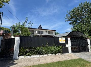 Casa · 223m² · 8 Ambientes · 2 Casas 4 Ambientes Apta Crédito