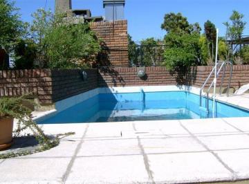 Departamento · 268ha · 5 Ambientes · 2 Cocheras · Retasado. Castex y Cavia Triplex Único, Terraza, Piscina, Parrilla, Cochera