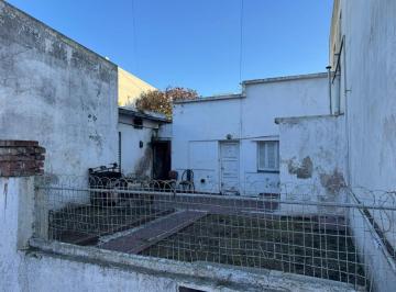 Casa · 353m² · 2 Dormitorios · Venta - Oportunidad Casa y Local a Reciclar - Barrio San José