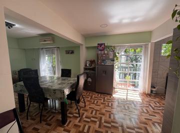 PH de 2 ambientes, Barracas · PH 2 Amb y 1/2/ Entrada Independiente, Balcones y Terraza.