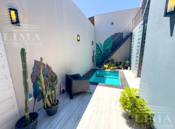 Casa · 180m² · 8 Ambientes · 1 Cochera · Casa 3 Dorm. Brown 2676!