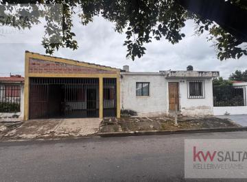 Casa · 200m² · 6 Ambientes · 1 Cochera · Casa 2 Departamentos en Venta Ciudad del Milagro