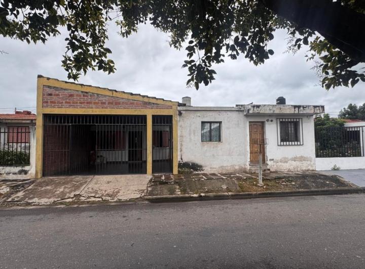 Casa · 200m² · 6 Ambientes · 1 Cochera