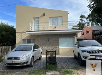Casa · 175m² · 5 Ambientes · Casa en Venta - 4 Dorm. 4 Baños - General Pueyrredón