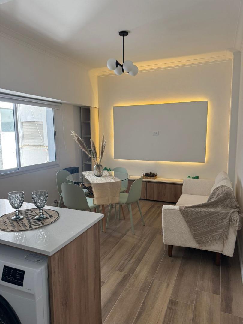 Depto 2 amb, 36m² al contra-frente — Centro