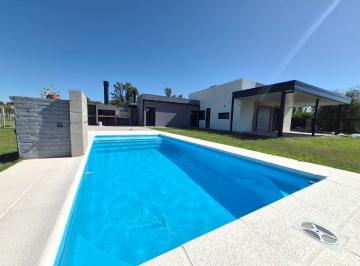 Casa de 3 ambientes, Colastiné · Casa en Venta Tipo Quinta a Estrenar. Ubicada en Colastine Norte. 2 Dorm y Piscina