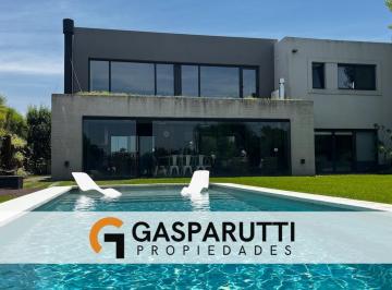 Casa · 240m² · 5 Ambientes · 6 Cocheras · Casa en Venta en San Matías a La Laguna