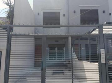 Departamento de 3 ambientes, La Matanza · Dúplex de Categoria 3amb con Amplio Fondo (Ramos Mejía)