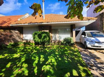 Frente · Casa en La Mejor Zona del Parque