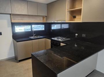 Casa · 15m² · 5 Ambientes · 1 Cochera · Moderno Dúplex de 2 Dorm. en Venta. Greenville 2