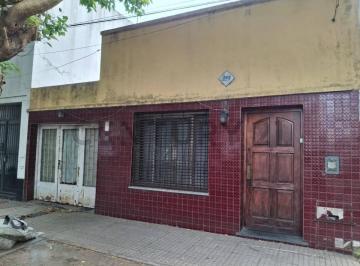 Casa · 110m² · 4 Ambientes · 1 Cochera · Casa en Venta a Reciclar Calle 3 Entre 521 y 522 Tolosa