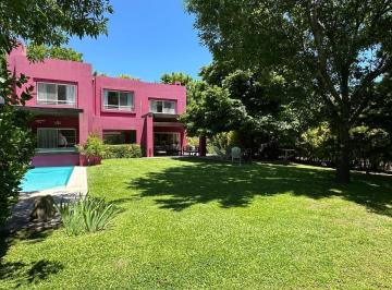 Casa · 230m² · 6 Ambientes · 4 Cocheras · Venta Usd 495.000, Barrio Los Tacos