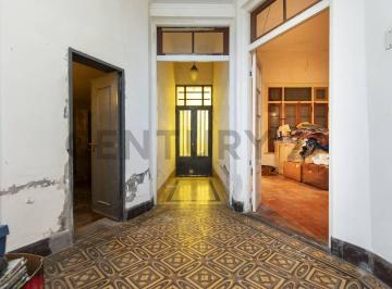 Casa · 200m² · 7 Ambientes · 1 Cochera · Casa en Venta en La Plata