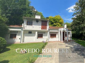 Casa · 200m² · 5 Ambientes · 4 Cocheras · Casaquinta en Venta en El Trébol, La Unión