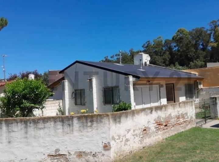 Casa · 85m² · 6 Ambientes · 1 Cochera