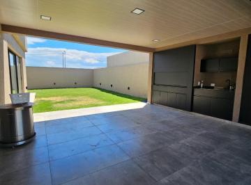 Casa · 160m² · 4 Ambientes · 2 Cocheras · Venta Casa 3 Dorm. 3 Baños Amplio Patio Cochera Doble