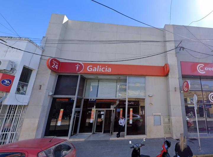 Local comercial · 631m²