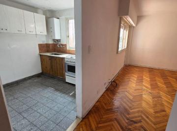 Departamento de 2 ambientes, Parque Chacabuco · 2 Ambientes a m del Parque! 40 m² - Super Luminoso! U$59.000.