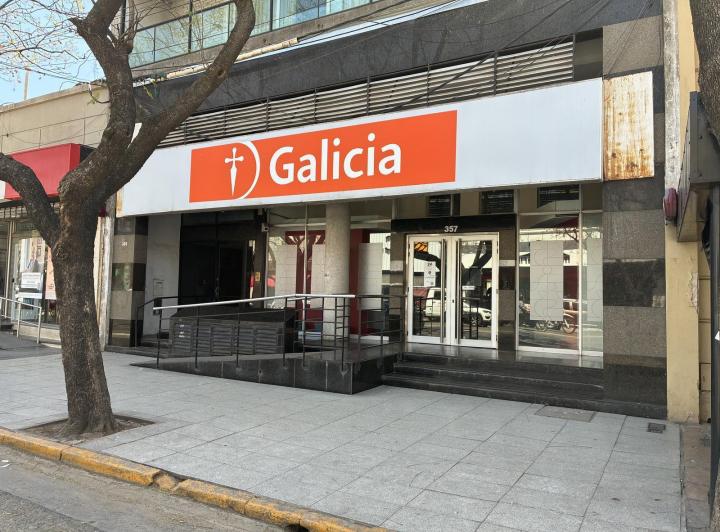 Local comercial · 627m²