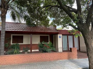 Casa de 4 ambientes, Córdoba · Casa en Venta a m de Boulevard Los Granaderos - Impecable - Excelente Oportun