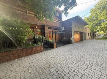 Casa · 150m² · 5 Ambientes · 1 Cochera · Venta Casa Banfield Barrio Inglés