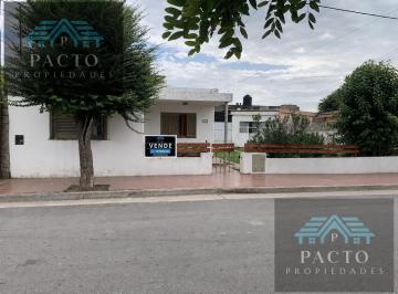 Casa · 189m² · 5 Ambientes · 3 Cocheras · Casa en Venta en B° Residencial El Crucero, Alta Gracia, Córdoba.