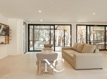 Casa · 213m² · 5 Ambientes · Casa en Venta en Costa Esmeralda Fondo Arbolado 4 Suites