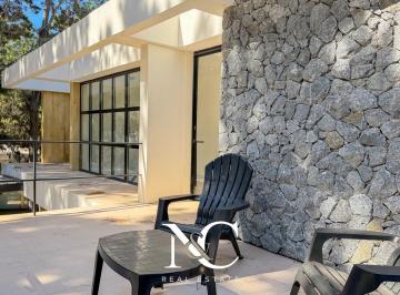 Casa · 213m² · 5 Ambientes · Casa en Venta en Costa Esmeralda Fondo Arbolado 4 Suites
