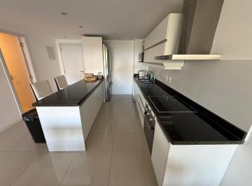 Departamento · 100m² · 4 Ambientes · 1 Cochera · Departamento en Playa Brava