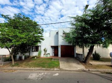 Casa · 194m² · 6 Ambientes · 2 Cocheras · Venta Casa 4 Dorm Villa Claret