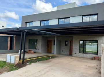 Casa de 6 ambientes, Córdoba · Venta - Duplex C Pileta a Estrenar - Docta Etapa 2 - 3 Dorm 3 Bañ