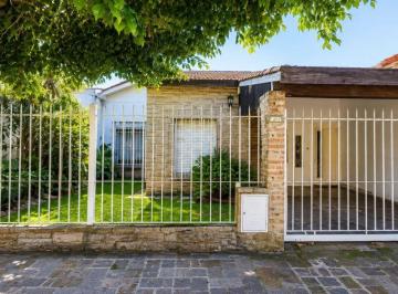 KNK-KNK-5225_2 · Oportunidad Casa a Modernizar 3 Amb Barrio Ayerza C Amplio Jardin Cochera Posibilidad de Ampliacion