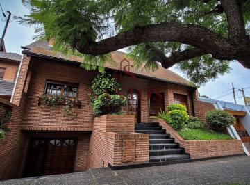 Casa de 6 ambientes, Morón · Chalet de Categoria en Pleno Barrio Guemes "Apta Credito"
