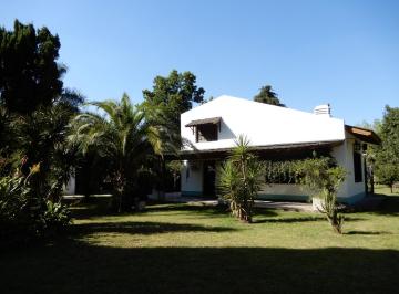 Casa · 122m² · 3 Ambientes · Excelente Quiinta con Gran Parque en B° Jularo Bien Ubicado