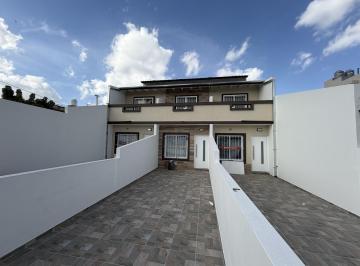 Departamento · 130m² · 4 Ambientes · 3 Cocheras · Venta Triplex de 4 Ambientes con Cochera y Patio - San Justo