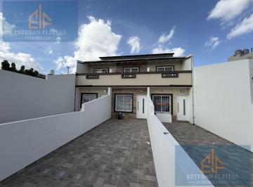 Departamento · 130m² · 4 Ambientes · 3 Cocheras · Venta Triplex de 4 Ambientes con Cochera y Patio - San Justo