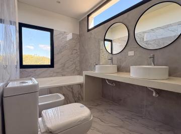 Casa · 187m² · 4 Ambientes · 2 Cocheras · Casa en Venta Barrio Nativas Puertos del Lago Escobar