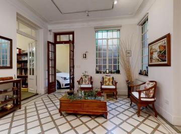 Casa · 276m² · 6 Ambientes · 1 Cochera · Casa de 4 Dorm. en Venta en La Plata