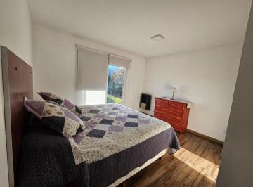 Casa · 137m² · 3 Ambientes · 2 Cocheras · Casa en Venta - 2 Dorm. 2 Baños - Esquel