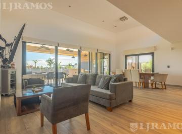 Casa · 170m² · 5 Ambientes · 5 Cocheras · Casa Amueblada, con Parque Al Pulmon Verde en A1 en San Sebastián Mb