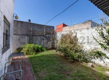 PH · 50m² · 3 Ambientes · Venta PH 3 Amb con Patio - Caseros - Permuta