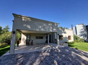 Casa de 5 ambientes, San Vicente · Casa en El Principado de Canning! 3 Dorm. + Escritorio! Jacuzzi! Impecable Estado!