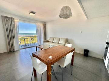 Departamento de 2 ambientes, Villa Gesell · Departamento de 2 Ambientes con Cochera en Apart