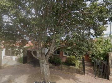 Casa · 180m² · 4 Ambientes · 2 Cocheras · Exc Casa 3 Dorm Vta Gge/jard/pileta Av del Golf Al 400
