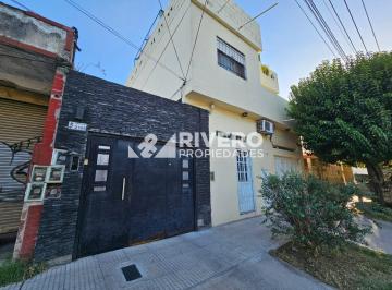 PH · 88m² · 4 Ambientes · 1 Cochera · PH en Venta Castelar Norte - 4 Ambientes