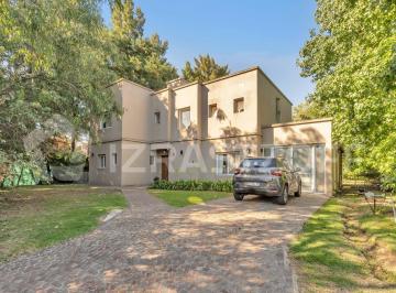 Casa · 184m² · 5 Ambientes · 5 Cocheras · Casa en Venta de Cuatro Dorm. en La Delfina Sobre Gran Lote