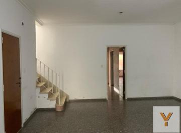 Casa · 147m² · 4 Ambientes · Casa en Venta - 3 Dorm. 2 Baños - 240 m² - La Plata