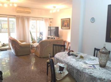 Departamento de 4 ambientes, Villa del Parque · 4 Mbientes C/ Dependencia - Cochera - Baulera